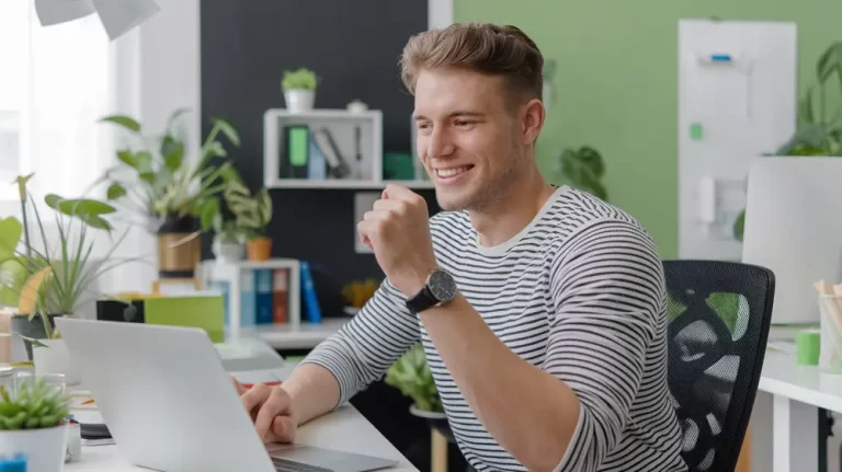 Asmuo, susidūręs su antstoliais, analizuoja refinansavimo galimybes ir proceso ypatumus.